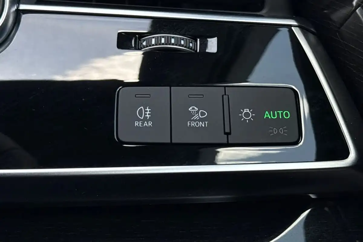 2025-audi-q7-30-50-tdi-black-edition-big-33