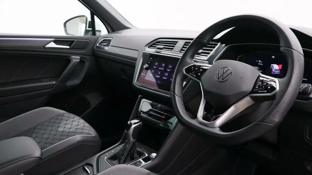 2023-volkswagen-tiguan-15-tsi-r-line-edition-big-35