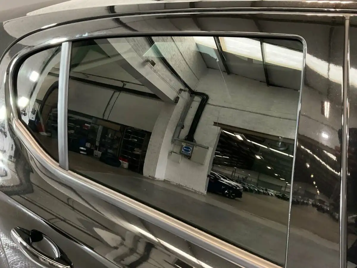 2019-vauxhall-corsa-14i-sri-vx-line-nav-black-90ps-5d-big-19