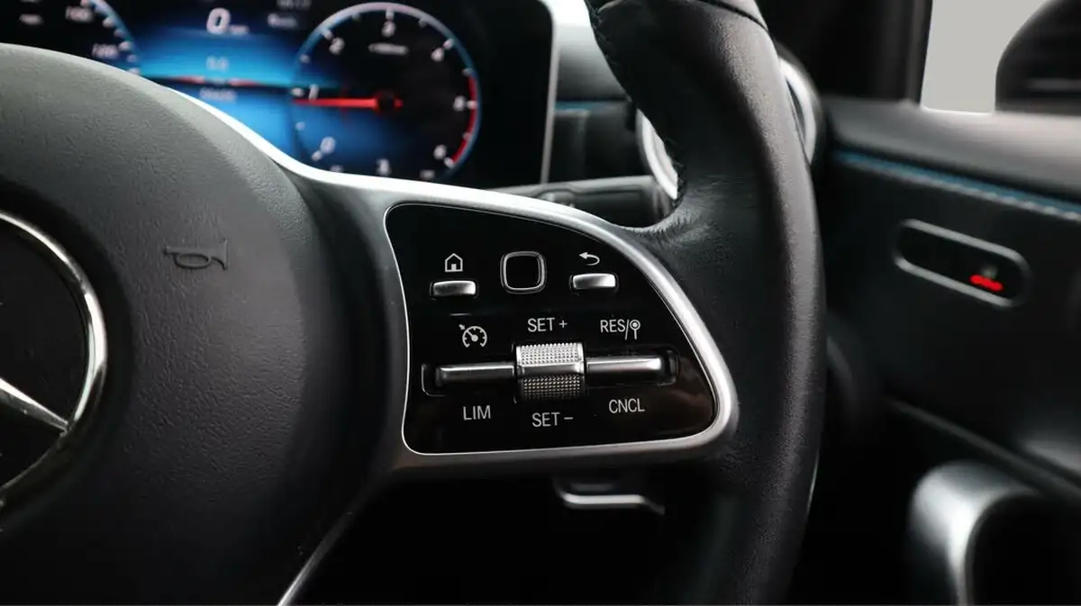 2019-mercedes-benz-a-class-15d-a180d-sport-premium-hatchback-5d-7g-dct-big-26
