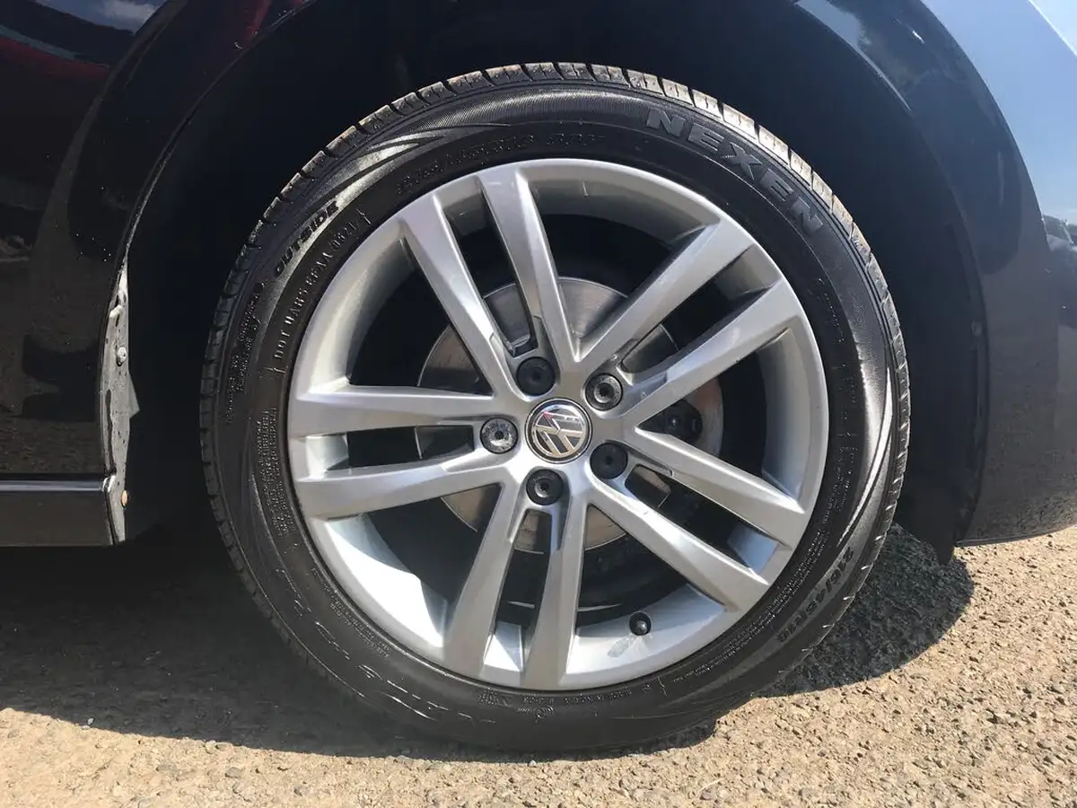2018-volkswagen-polo-10-se-65ps-big-11