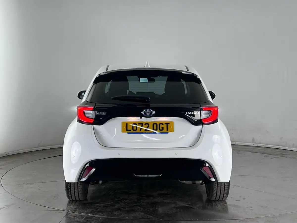 2022-toyota-yaris-15-vvt-i-excel-big-6