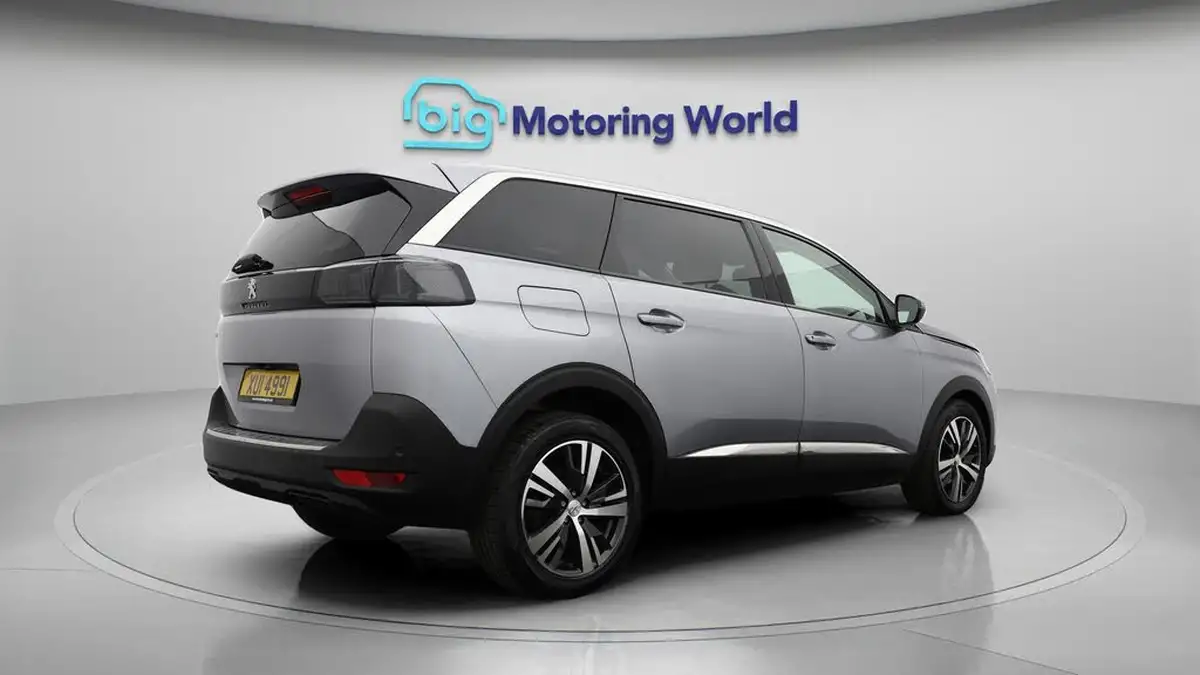 2021-peugeot-5008-suv-15-bluehdi-allure-big-7
