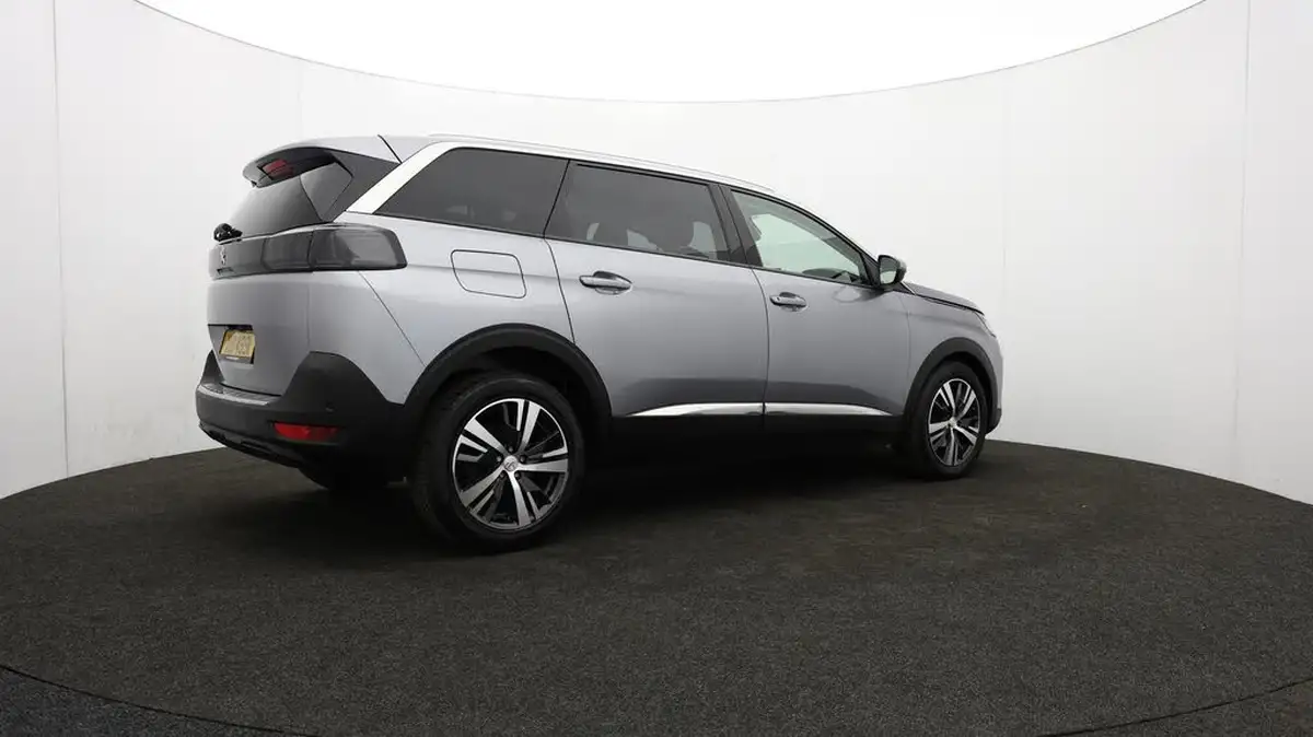 2021-peugeot-5008-suv-15-bluehdi-allure-big-35