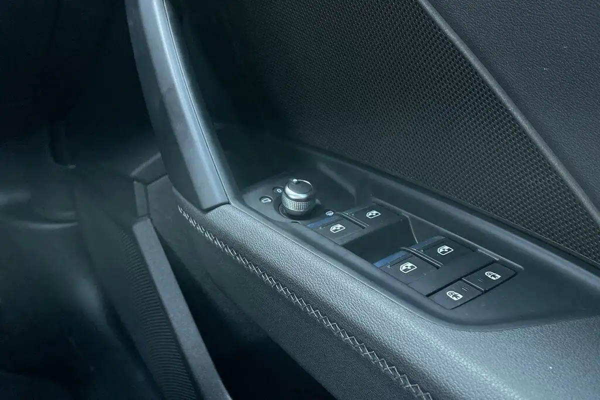 2021-audi-a3-20-30-tdi-s-line-sportback-5d-big-40