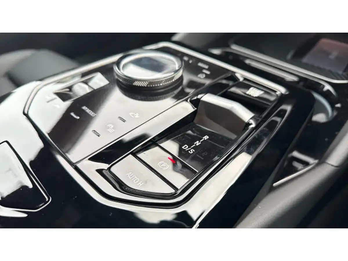 2025-bmw-5-series-20-530e-m-sport-pro-touring-5d-big-18