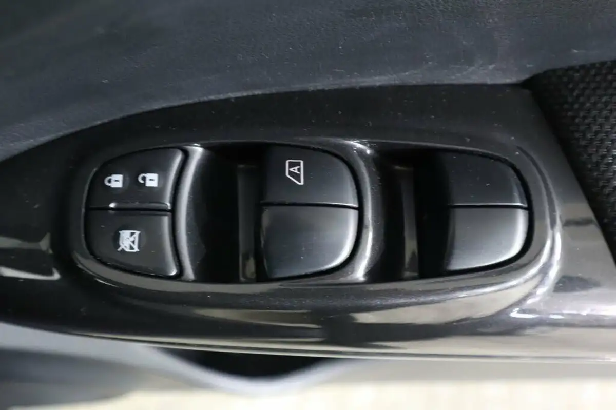 2016-nissan-juke-15dci-n-connecta-ss-big-33
