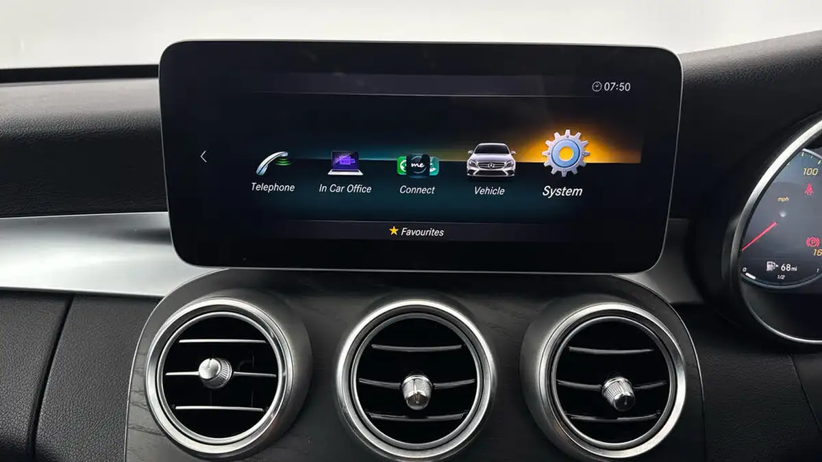 2020-mercedes-benz-c-class-15-c200-amg-line-premiumss-saloon-4d-big-15