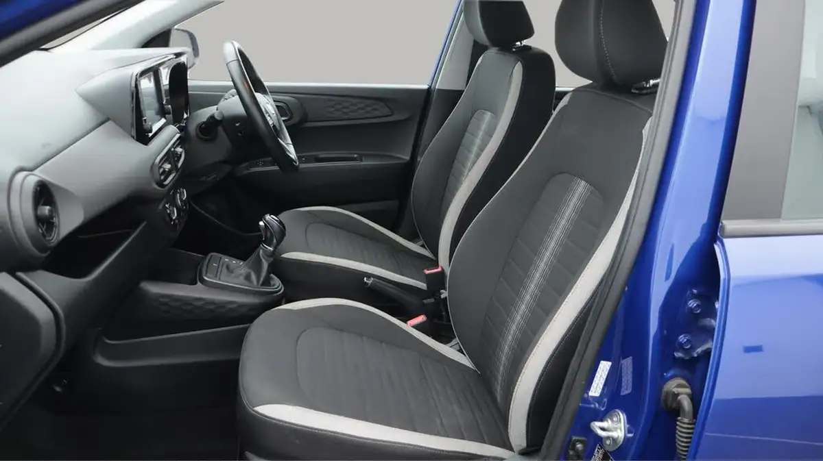 2022-hyundai-i10-10-se-connect-auto-big-14