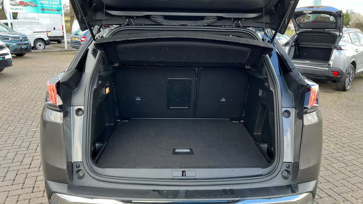 2024-peugeot-3008-suv-12-puretech-gt-136ps-hybrid-e-dsc6-big-18