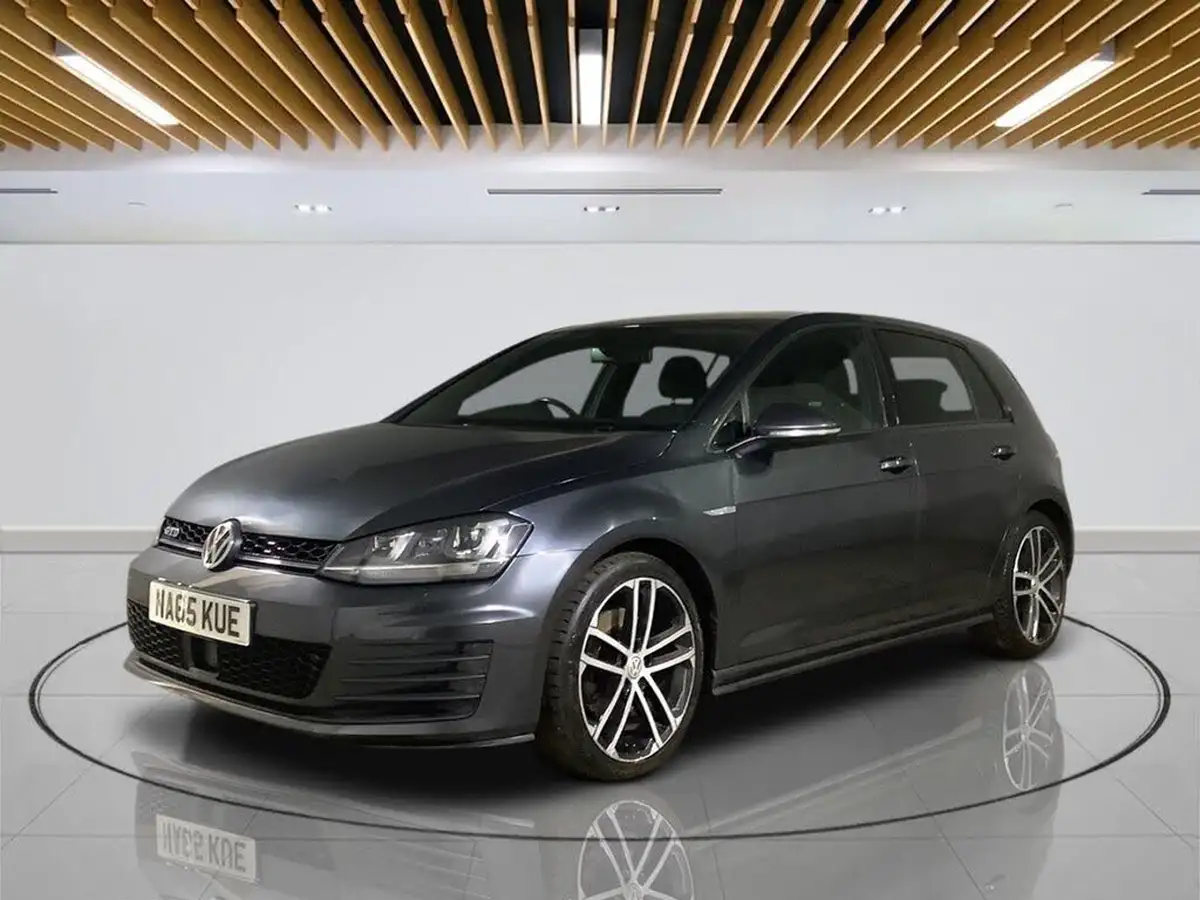 2015-volkswagen-golf-20tdi-gtd-bmt-hatchback-5d-big-4