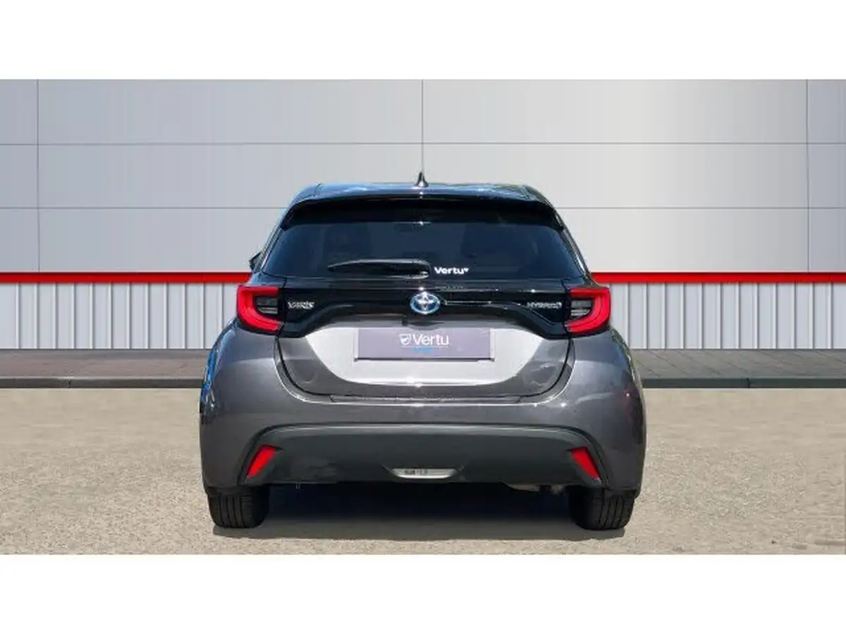 2022-toyota-yaris-15-vvt-i-design-big-5