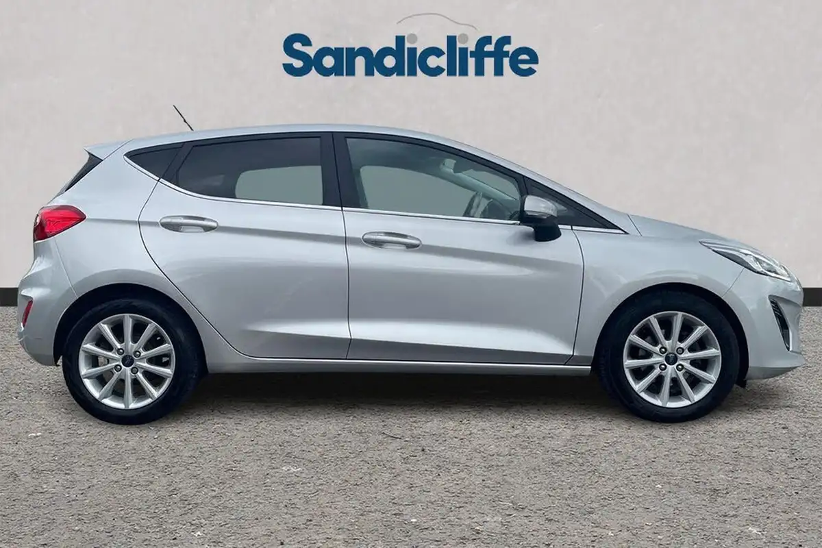2018-ford-fiesta-10t-titanium-100ps-5d-big-2