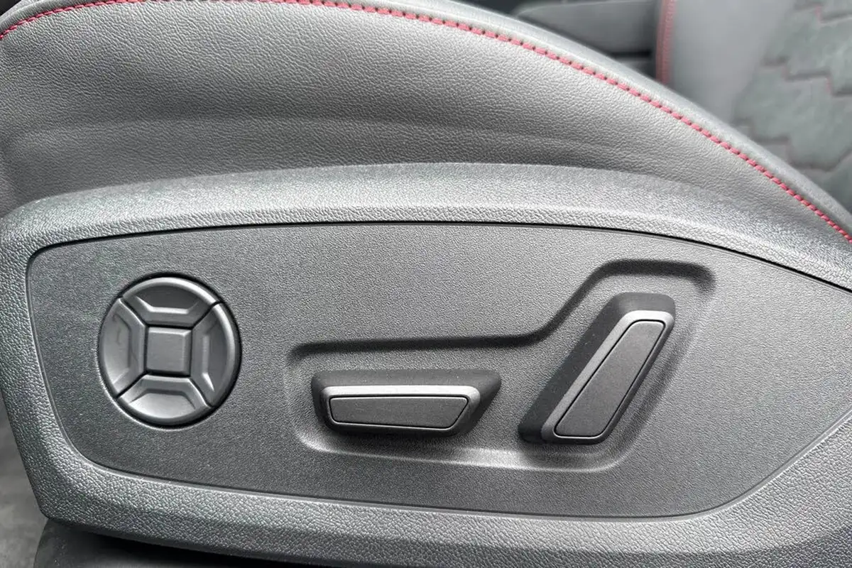 2025-audi-s6-e-tron-e-launch-edition-big-54