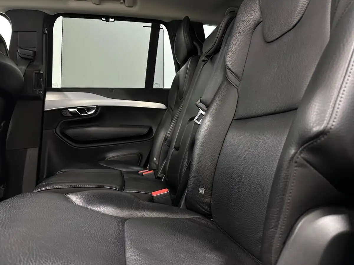 2015-volvo-xc90-20td-momentum-big-37