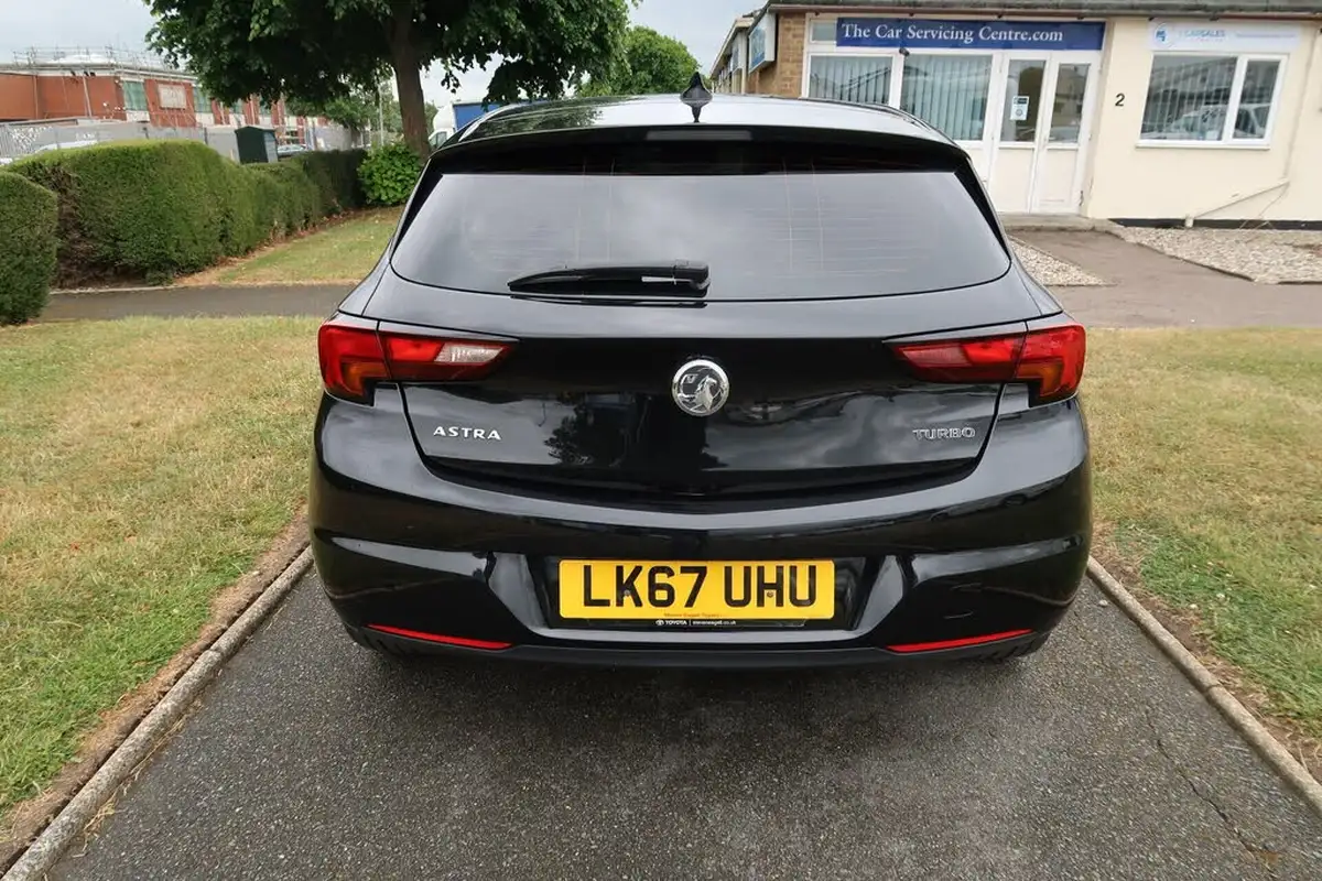 2017-vauxhall-astra-14i-16v-turbo-sri-nav-150ps-hatchback-big-11