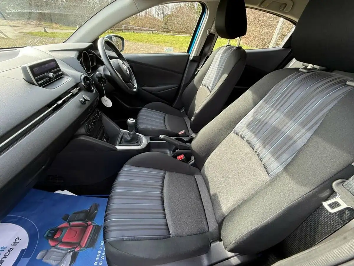 2017-mazda-mazda2-15-se-big-10