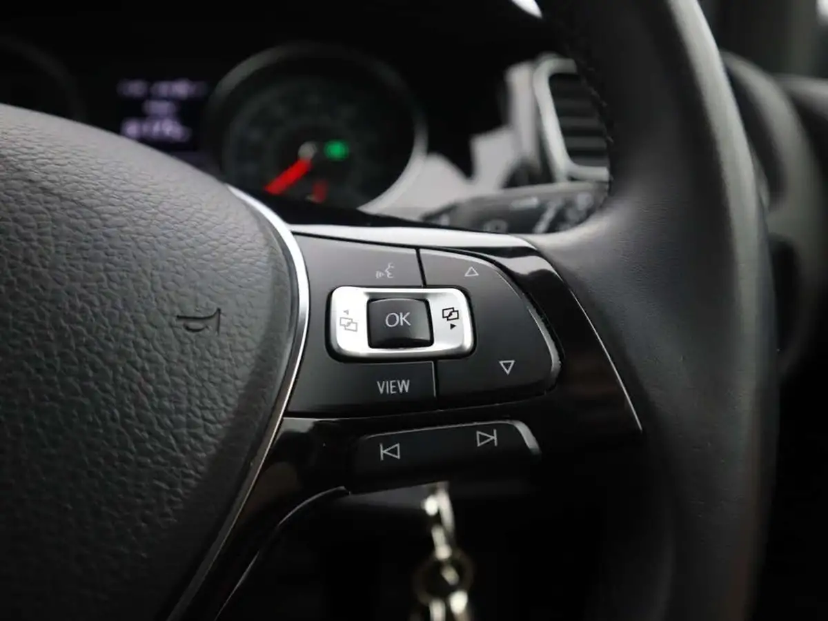 2018-volkswagen-golf-15-tsi-gt-150ps-hatchback-5d-dsg-big-34