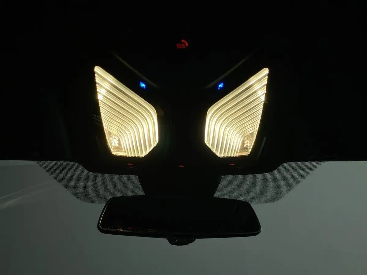 2022-bmw-i4-e-edrive40-m-sport-big-17