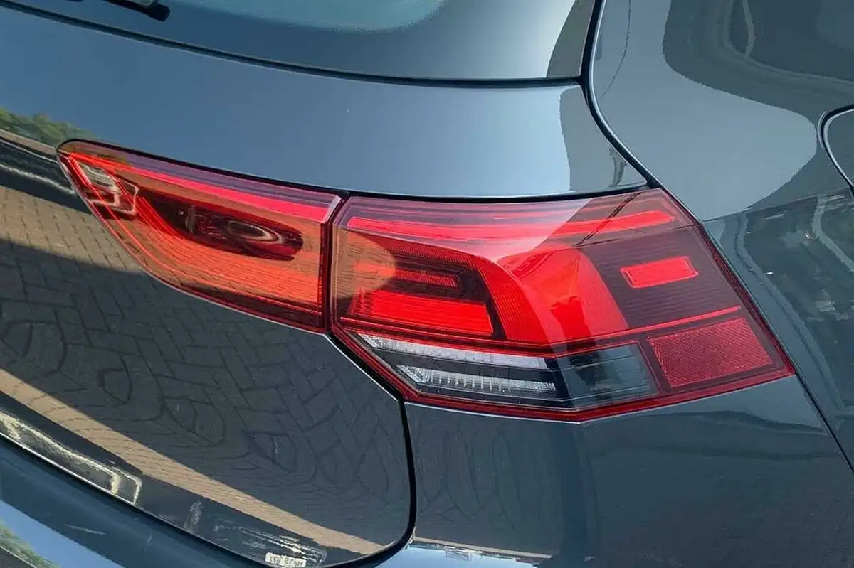 2023-volkswagen-golf-15-tsi-life-130ps-hatchback-big-21