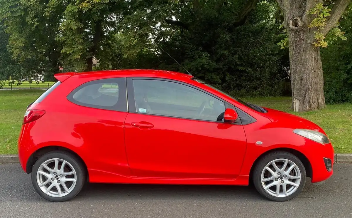 2012-mazda-mazda2-13-tamura-3d-big-3