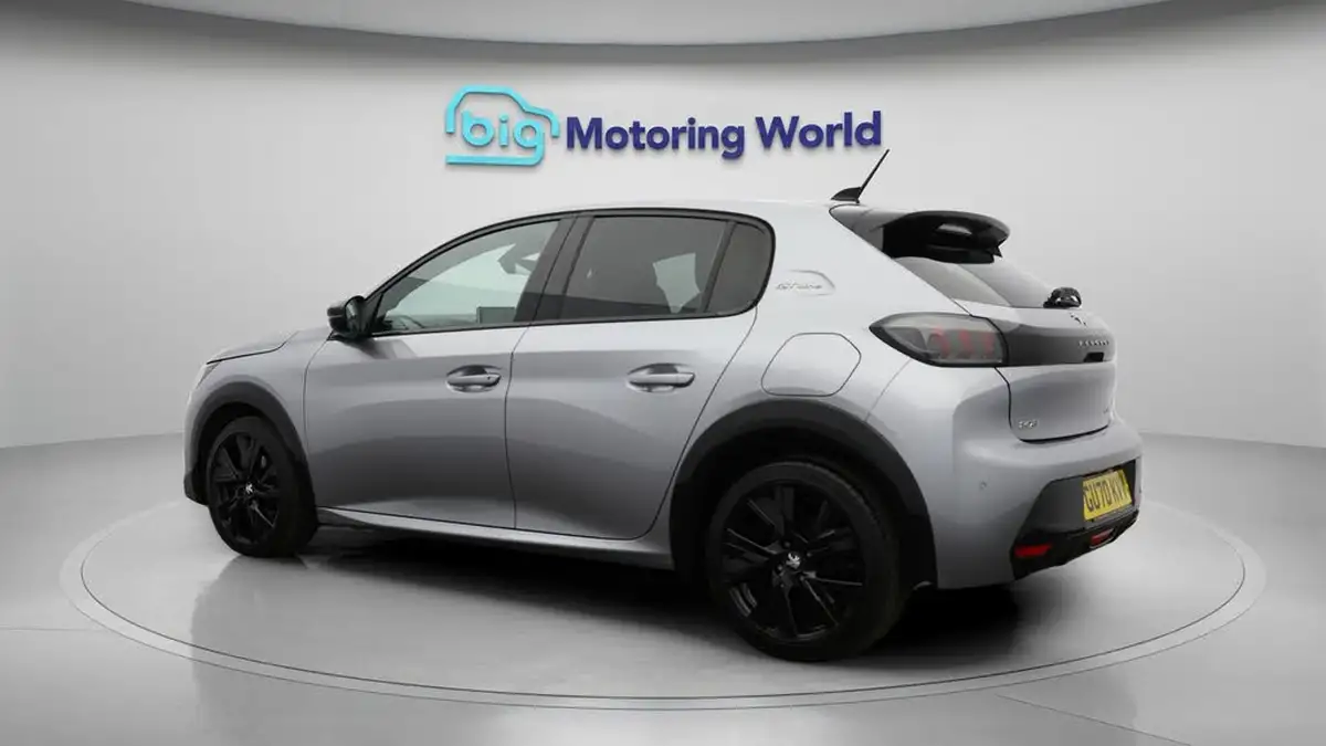 2020-peugeot-208-12-puretech-gt-line-100bhp-big-5