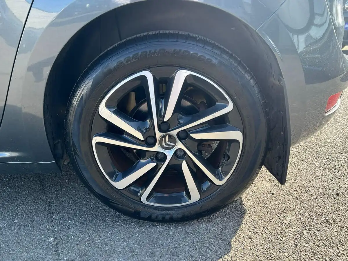 2017-citroen-c4-picasso-16bluehdi-feel-eat6-big-10