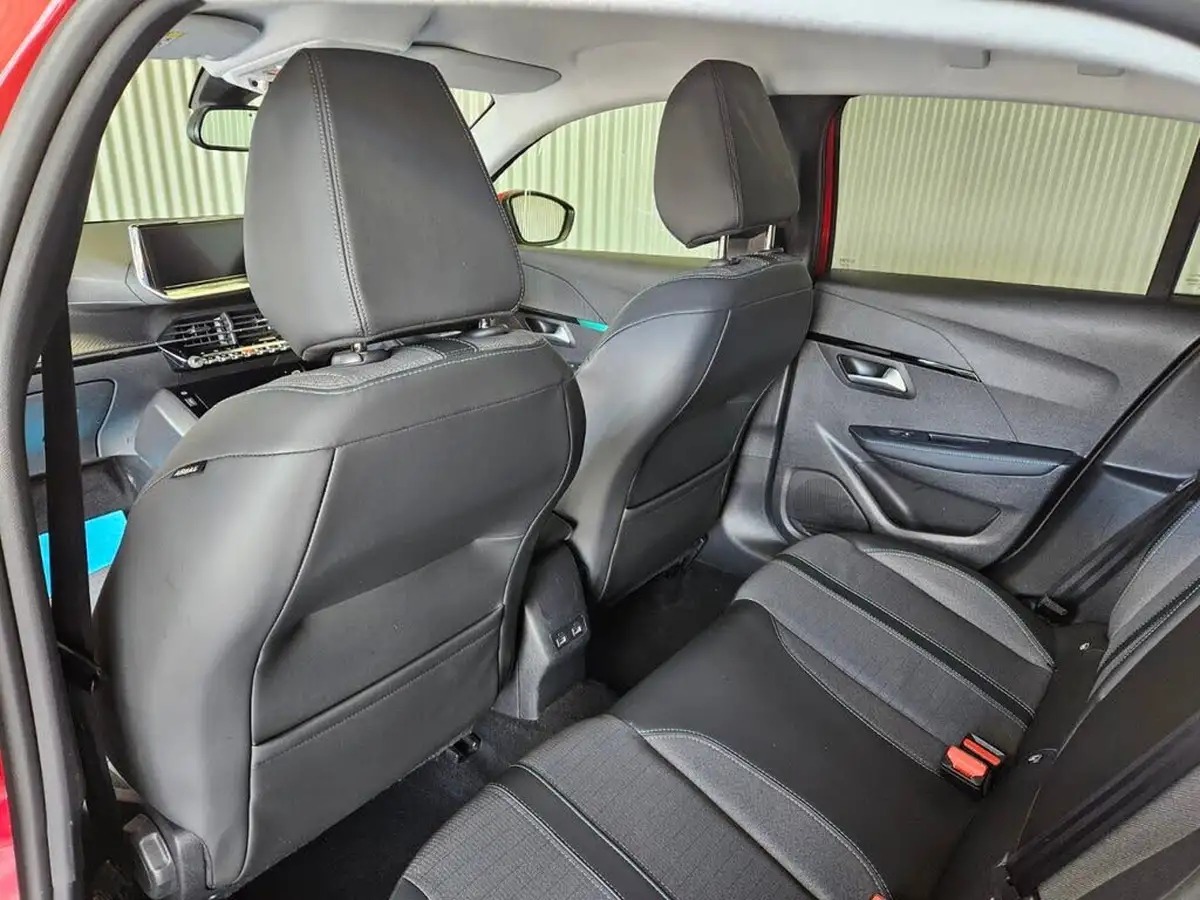2020-peugeot-208-12-puretech-allure-premium-100bhp-big-30