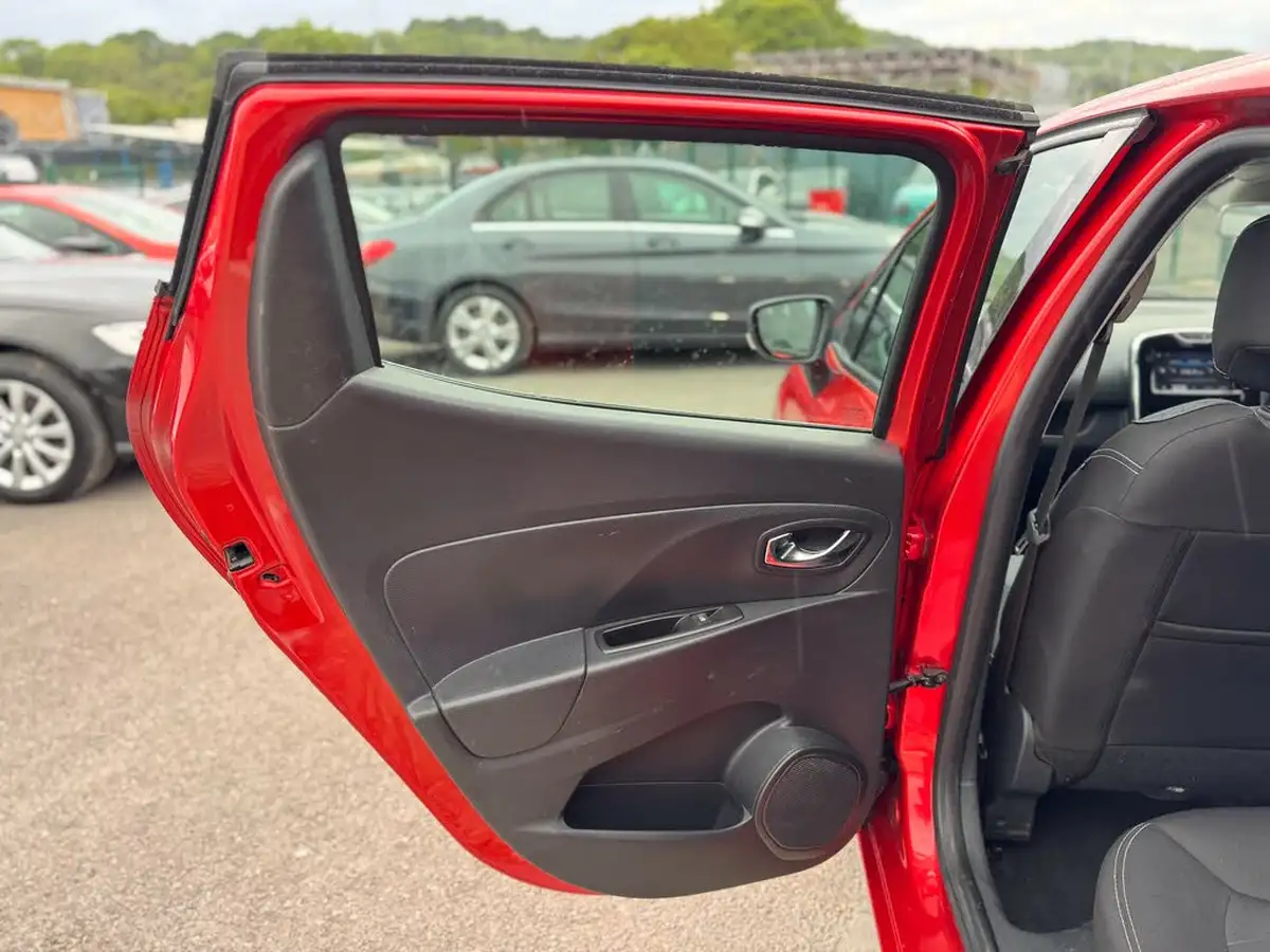 2013-renault-clio-15dci-dynamique-s-medianavss-big-35