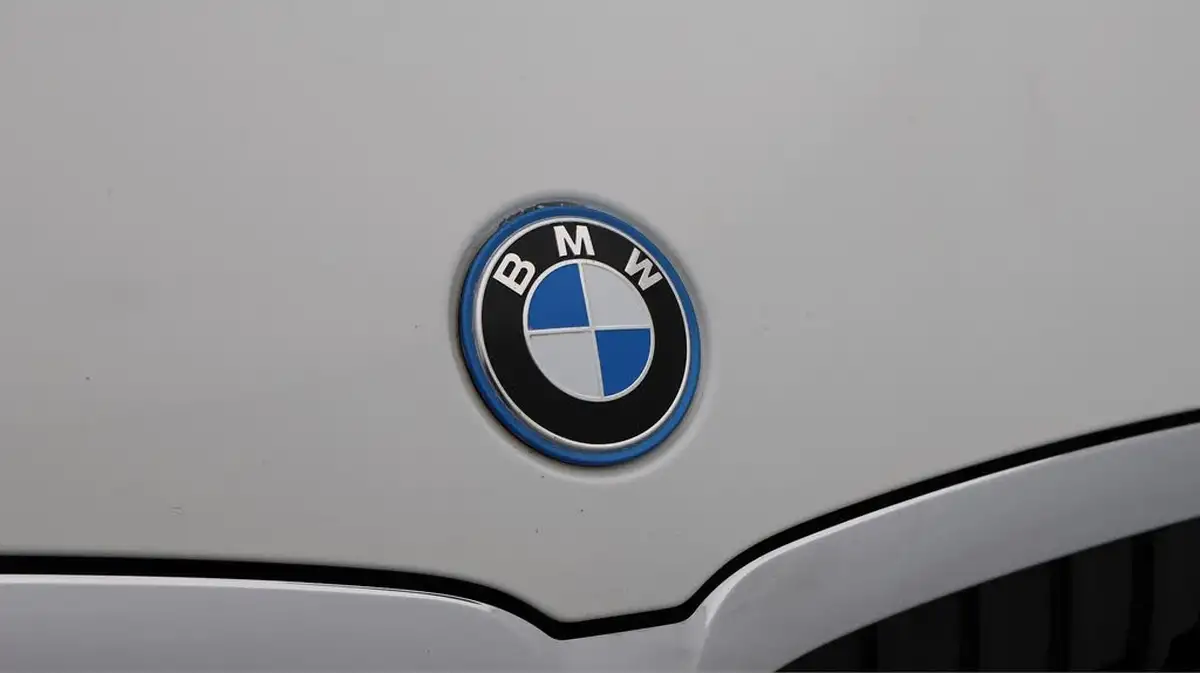 2022-bmw-3-series-20-330e-m-sport-pro-pack-saloon-4d-big-22