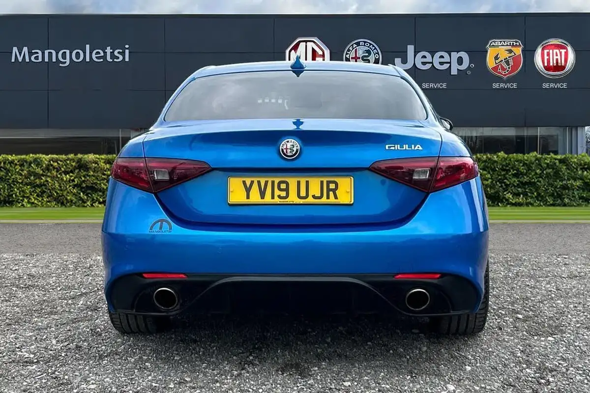 2019-alfa-romeo-giulia-20-veloce-big-6