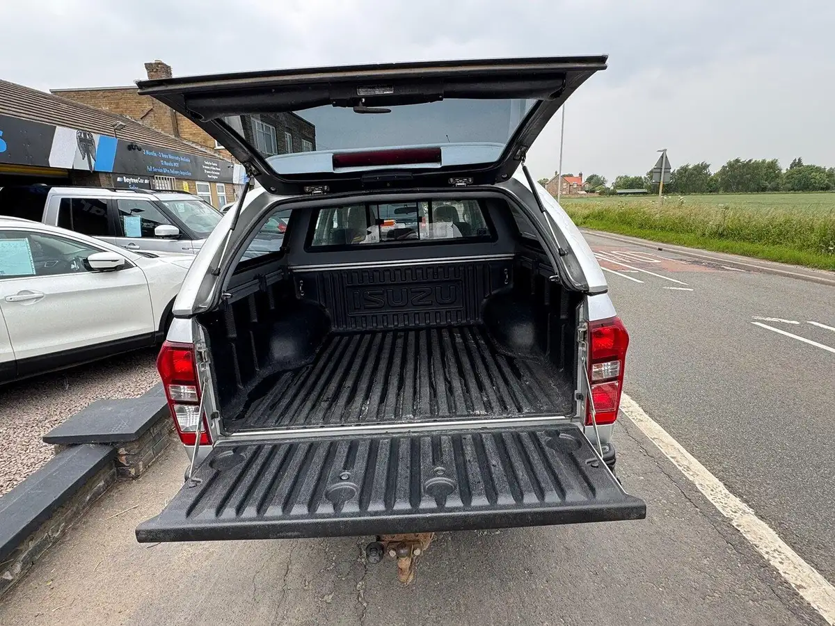 2014-isuzu-d-max-25td-4x4-double-pickup-big-9