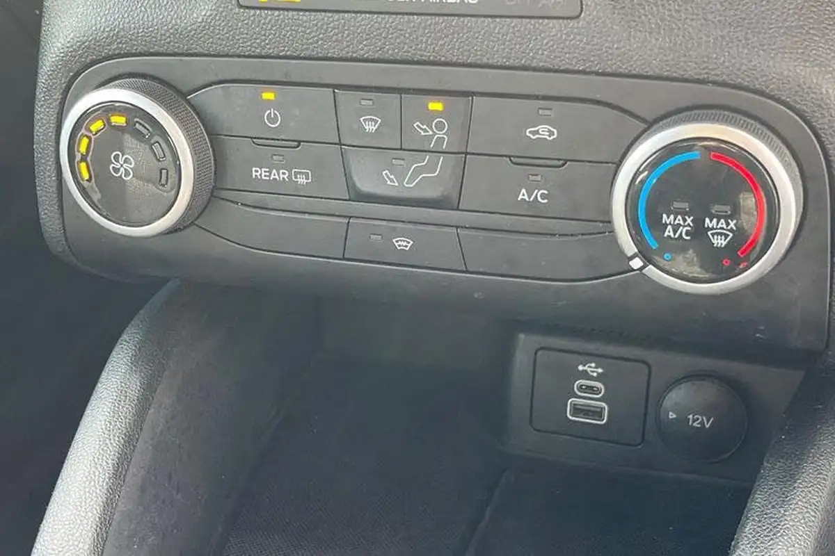 2022-ford-focus-10t-trend-hybrid-mhev-hatchback-powershift-big-33