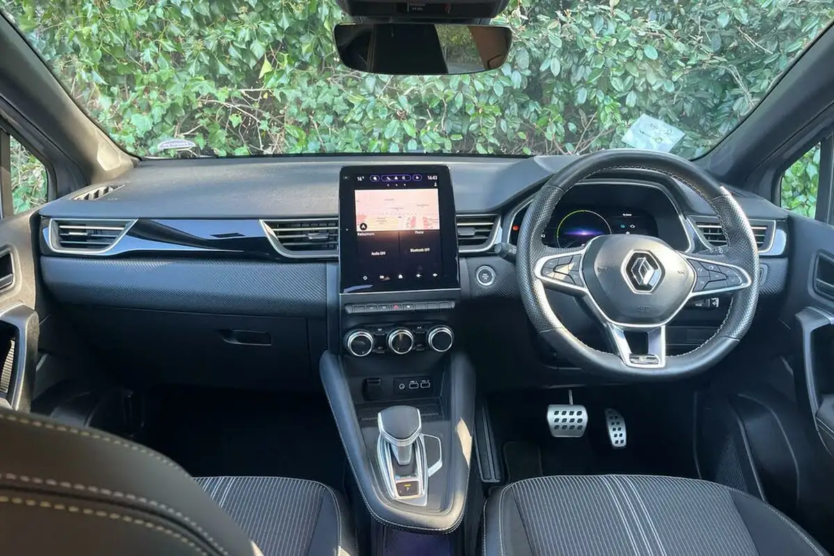 2023-renault-captur-16-e-tech-engineered-145ps-full-big-12