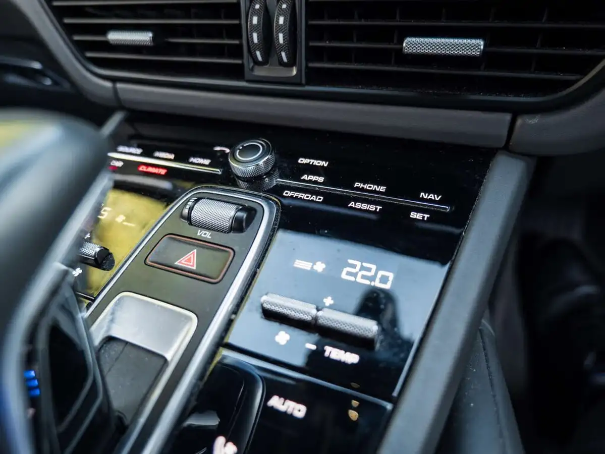 2018-porsche-cayenne-30-v6-big-31