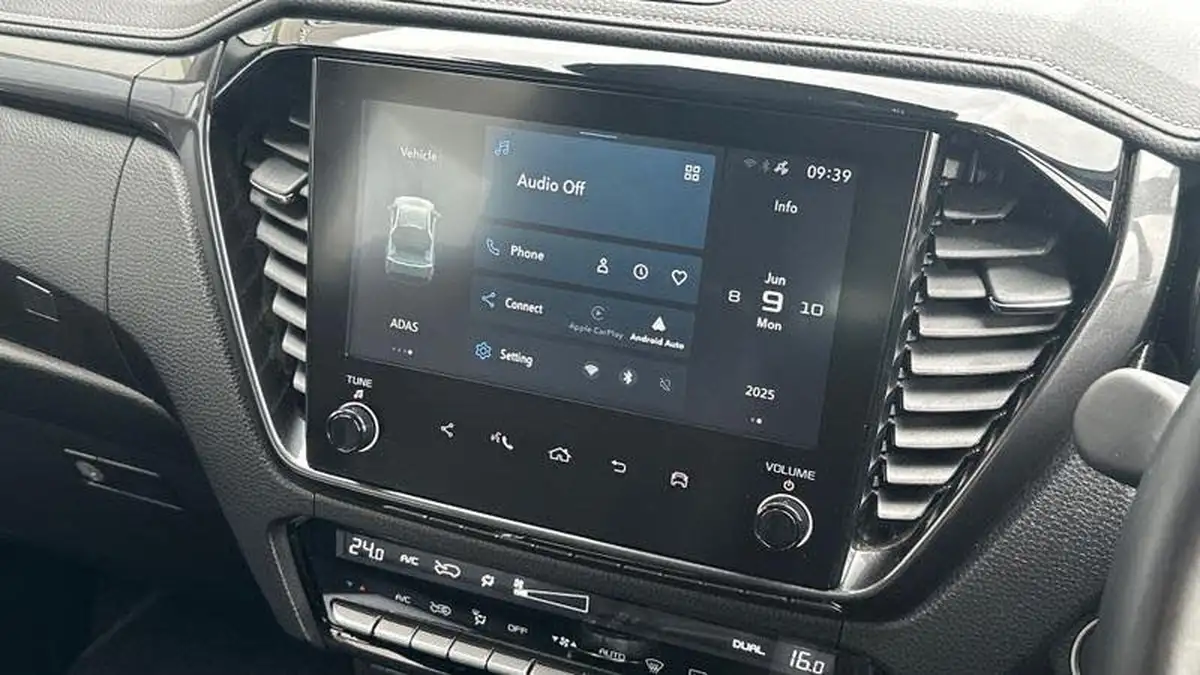 2024-isuzu-d-max-19td-v-cross-auto-big-9