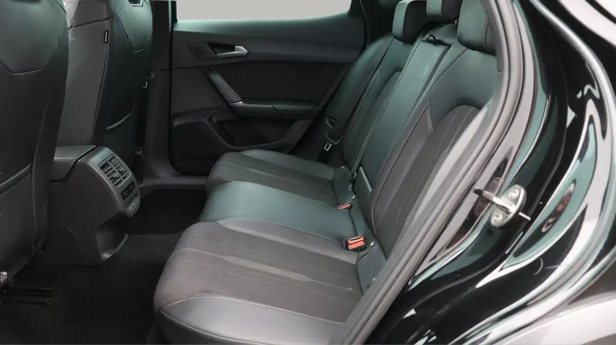 2021-cupra-formentor-14-e-hybrid-vz1-big-16