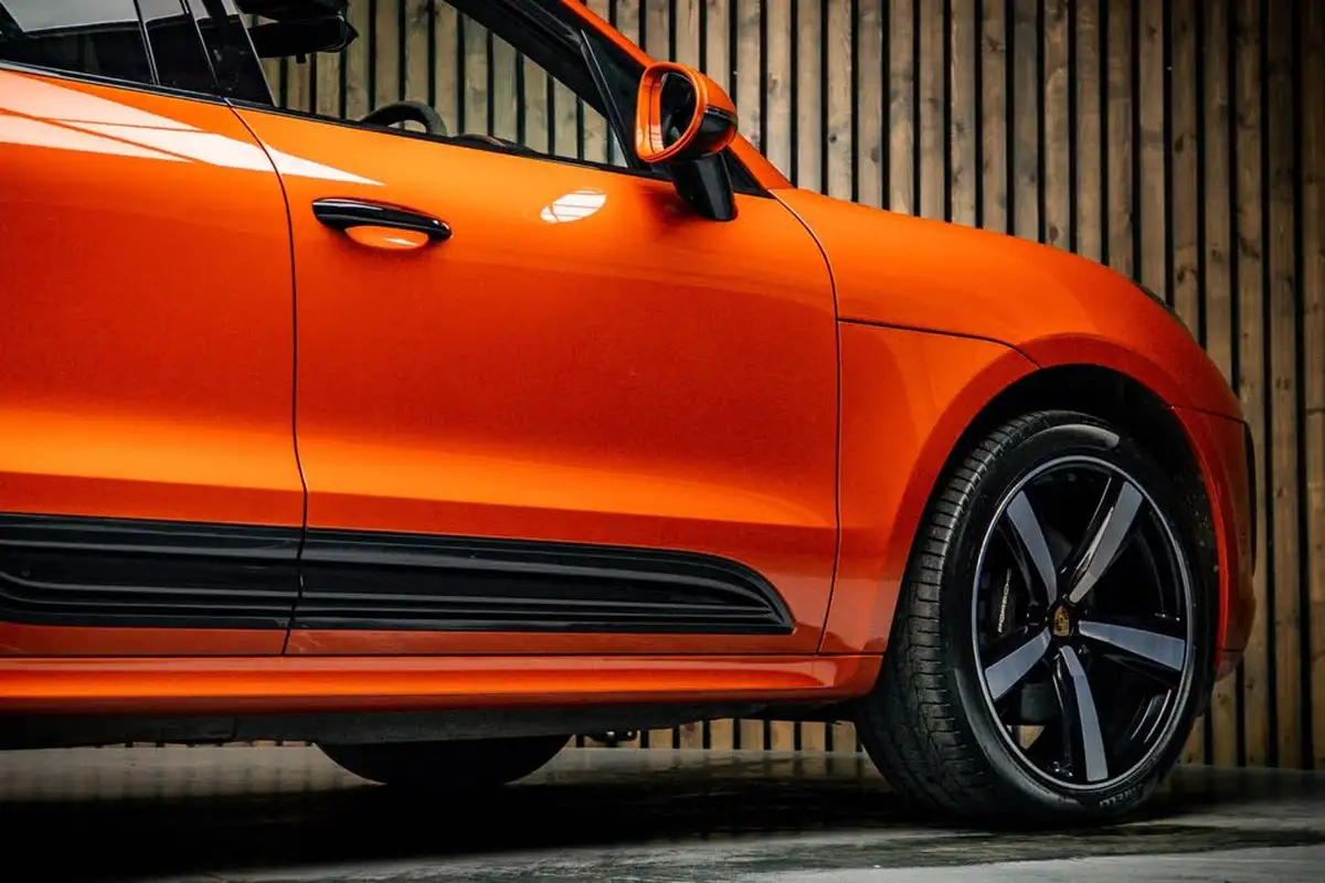 2023-porsche-macan-20-big-13