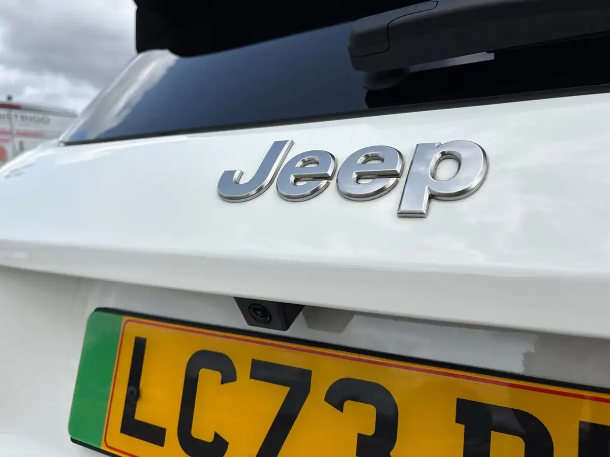 2024-jeep-avenger-e-summit-big-41