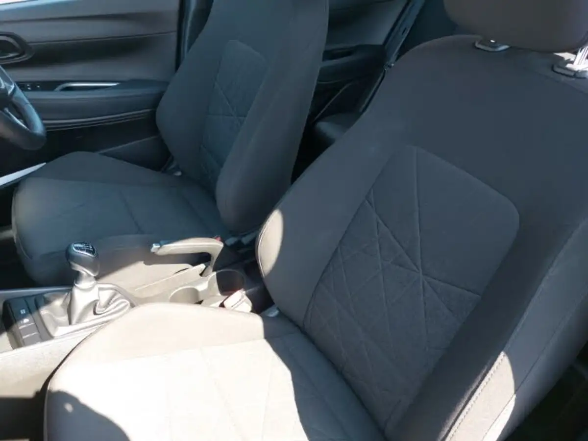 2022-hyundai-bayon-10-t-gdi-se-connect-big-4