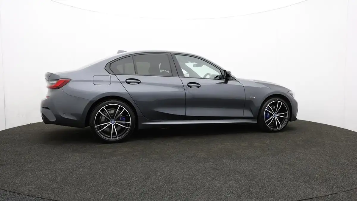2022-bmw-3-series-20-330e-m-sport-pro-pack-saloon-4d-big-31