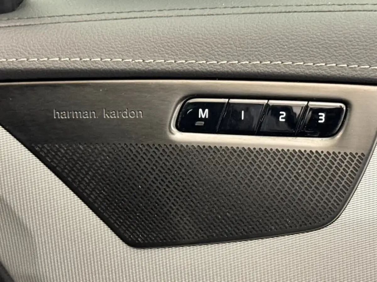 2024-volvo-xc90-20-b5-r-design-big-29