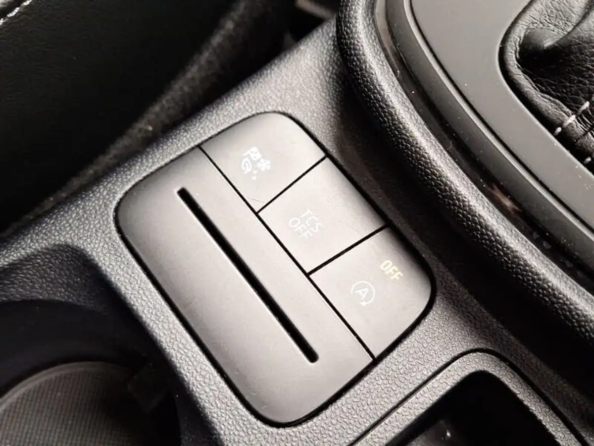 2022-ford-fiesta-10t-titanium-vignale-125ps-hybrid-mhev-powershift-big-17