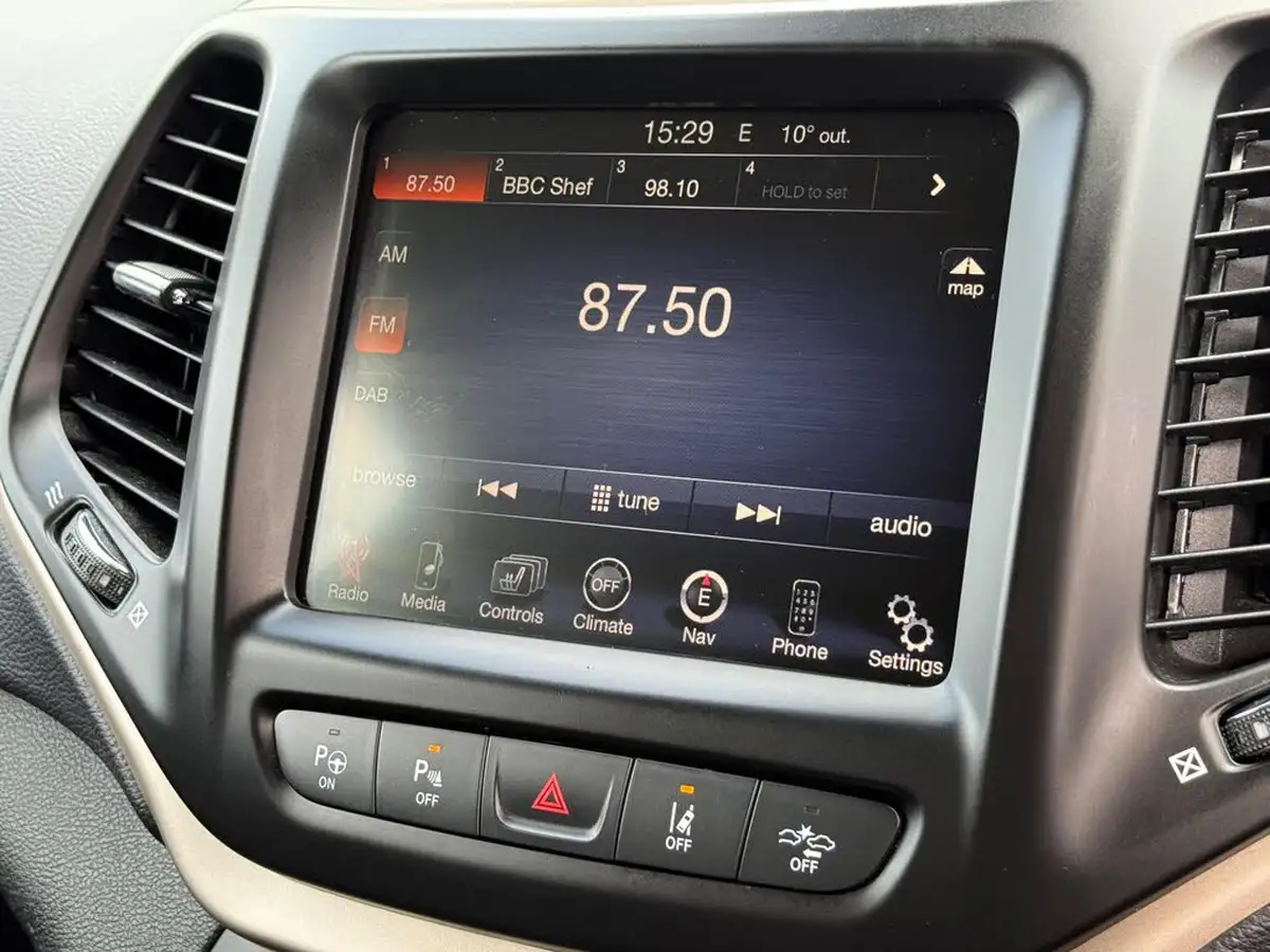 2016-jeep-cherokee-22multijet-ii-limited-ss-big-31