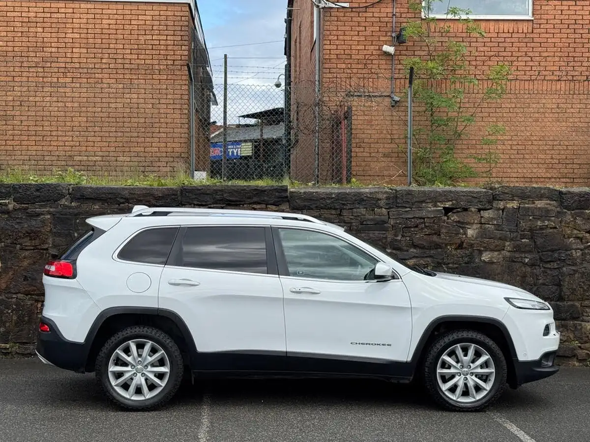 2016-jeep-cherokee-22multijet-ii-limited-ss-big-7
