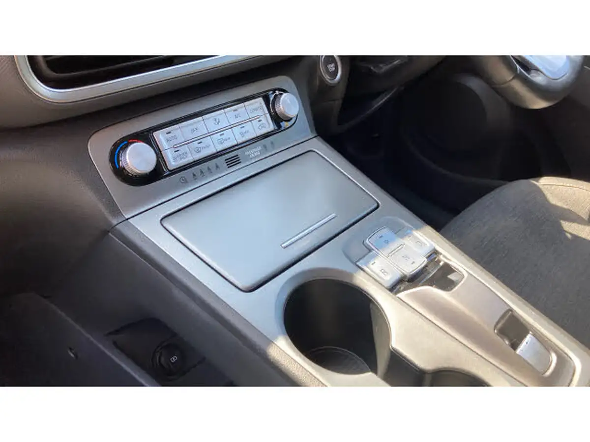 2022-hyundai-kona-e-premium-204ps-64kwh-7kw-obc-big-12