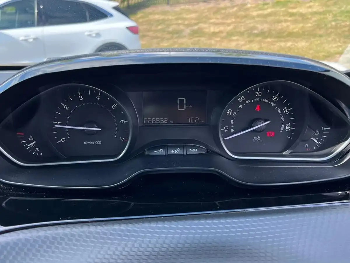 2019-peugeot-208-12-puretech-signature-big-15
