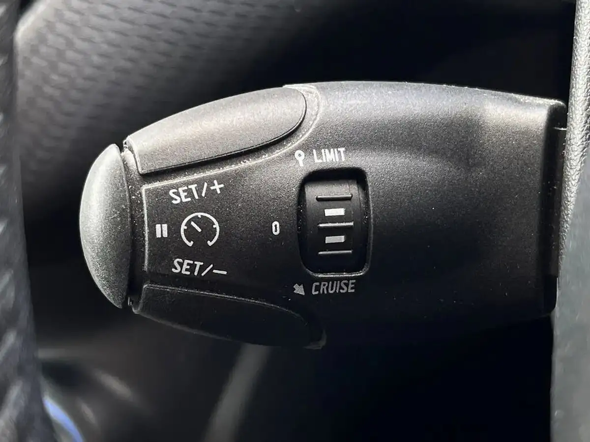 2019-peugeot-208-12-puretech-signature-big-43