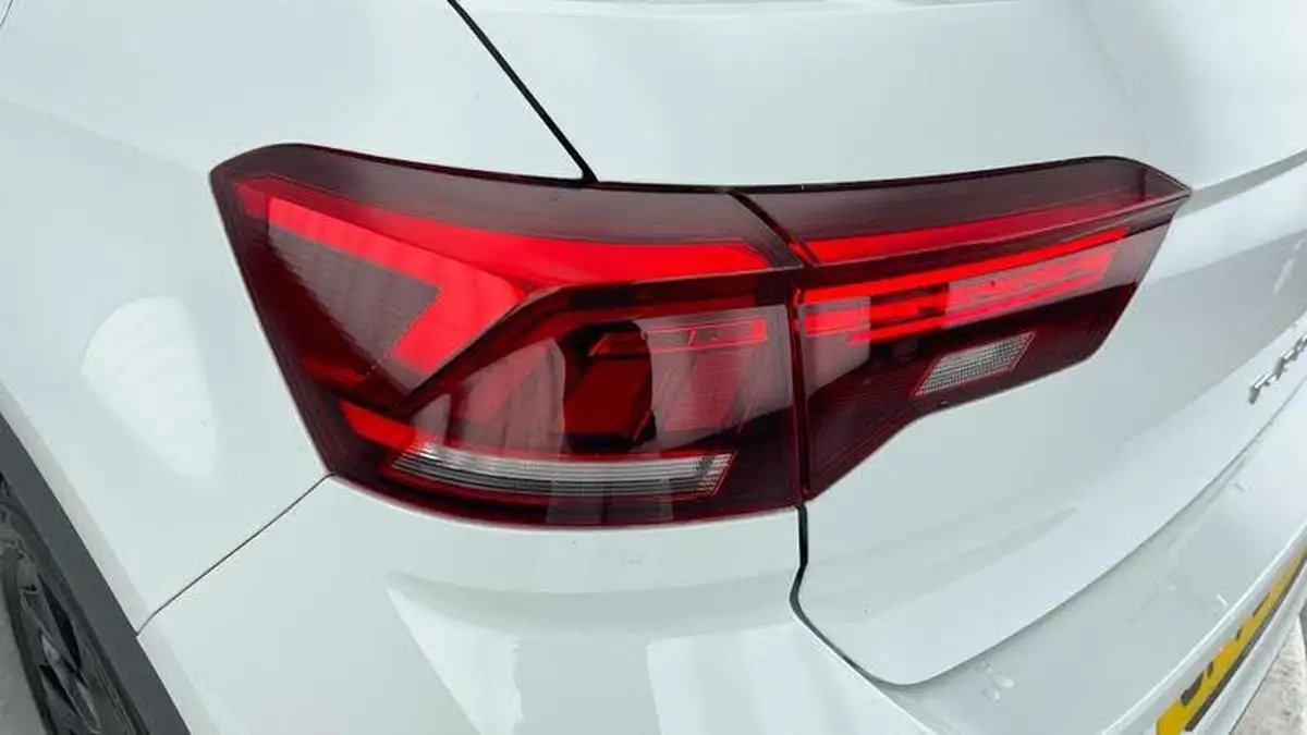 2022-volkswagen-t-roc-15-tsi-r-line-hatchback-5d-big-29