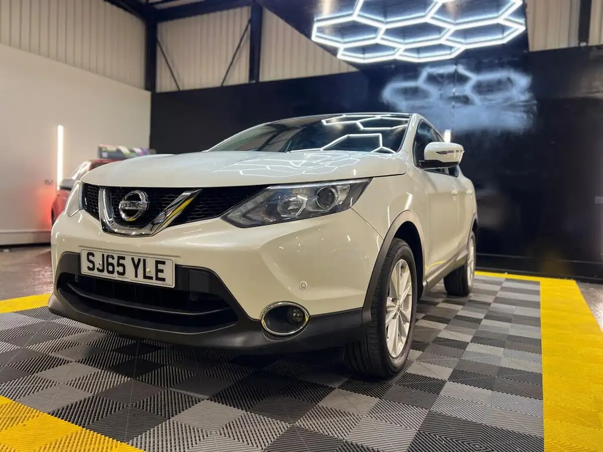 2015-nissan-qashqai-12-acenta-dig-t115ps-smart-vision-pack-big-7